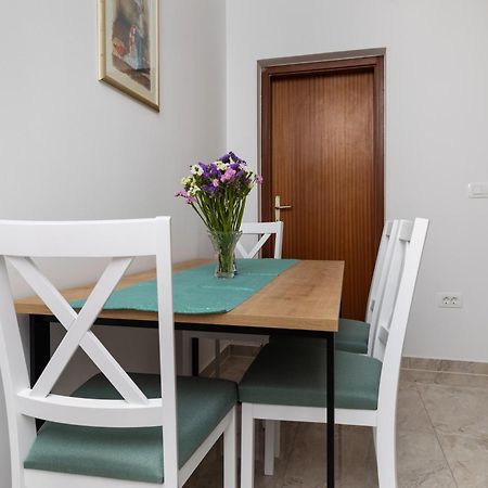 Apartments With A Parking Space Pisak, Omis - 5975 ภายนอก รูปภาพ