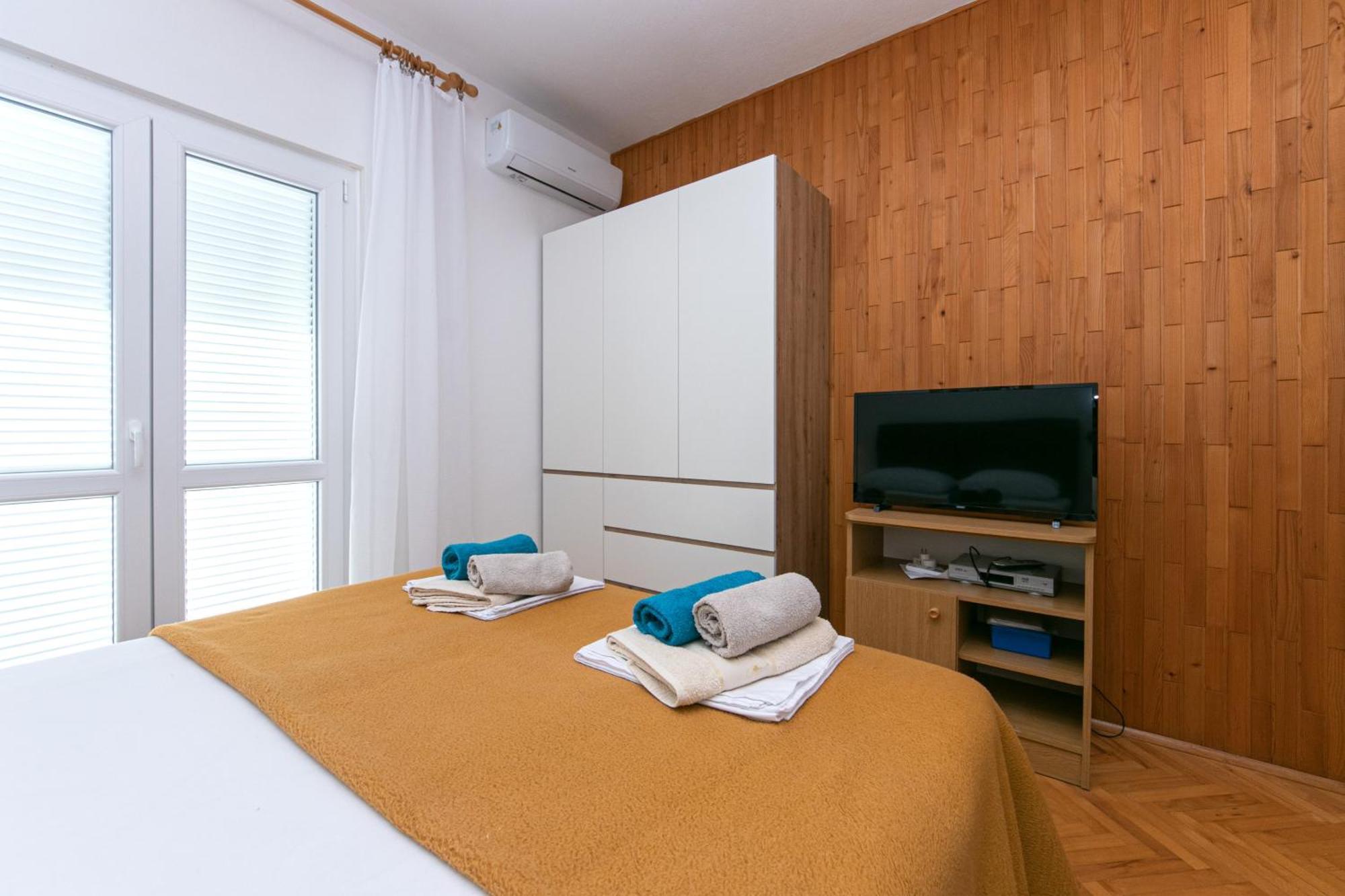 Apartments With A Parking Space Pisak, Omis - 5975 ภายนอก รูปภาพ