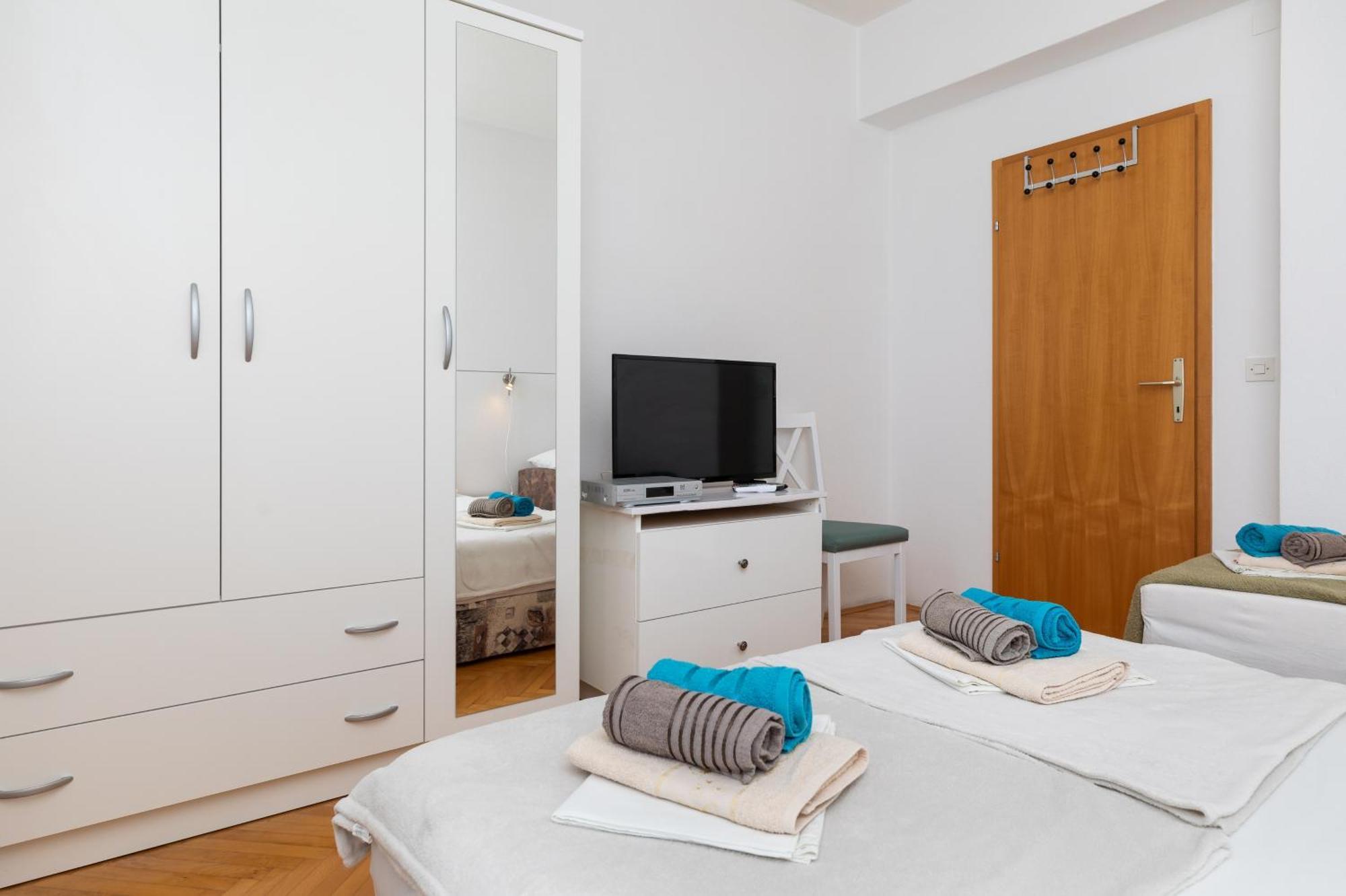 Apartments With A Parking Space Pisak, Omis - 5975 ห้อง รูปภาพ